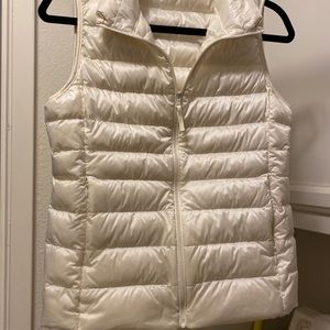 Uniqlo Small white down puffer vest
